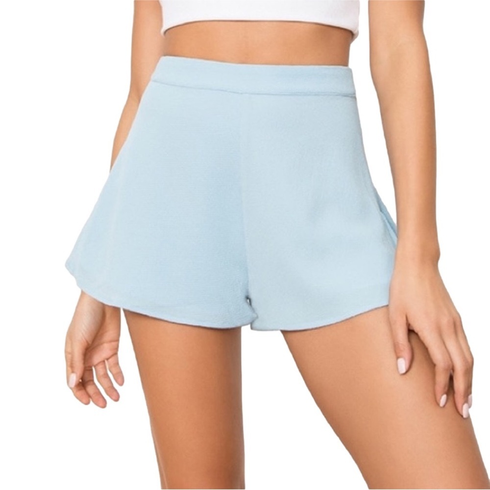 Revolve Superdown Amanda Flutter Shorts In Baby B… - image 3